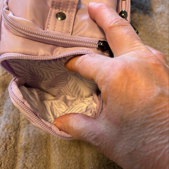 Lug Trolley Medium Sugarplum NWT - Picture 7 of 10